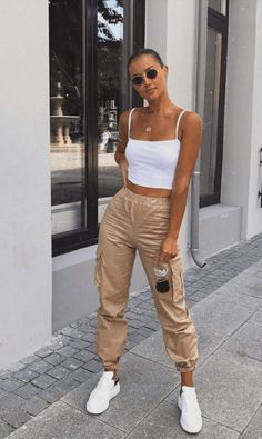 40+ Seriously Stylish Cargo Pants Outfit Ideas for Women in 2022 | La Belle Society Cargo Joggers Outfits, Cargo Pants Women Outfit, Jogger Outfit, Cargo Design