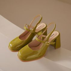 Upper Material: PUCategory: Strap SandalsToe Shape: Round HeadStyle: Korean StyleSole material: Raw rubber soleLining Material: PUWearing Style: Buckle Mode Shoes, Dr Shoes, Funky Shoes, Patent Heels, Assembly Line, Shoe Inspo, Elegant Shoes, Carrie Bradshaw, Pretty Shoes