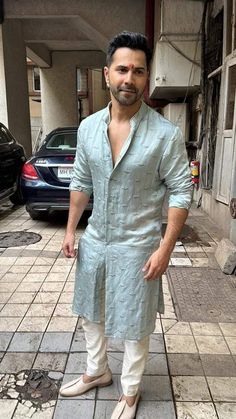 Male Outfits For Wedding, Men Bday Outfit, Pastel Men’s Kurta, Bollywood Mens Fashion, Pastel Kurta Men, Boy Kurta Design, Kurta Pyjama For Men