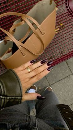 Kutek Disney, Unghie Sfumate, Dark Red Nails, Wine Nails, Simple Fall Nails, Maroon Nails, October Nails, Nagel Tips, Smink Inspiration