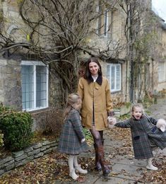 Countryside Winter Outfits, New England Fall Aesthetic Outfits, Balmoral Aesthetic, English Country Grandmother Aesthetic, English Countryside Outfits Women, Old English Outfit, British Countryside Outfit, British Woman Aesthetic, Posh British Aesthetic