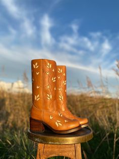 We offer FREE SHIPPING on our website www.Dandelie.com Follow us on instagram: @dandeliethelabel or find the full collection at our website www.dandelie.com 🌼✨ These flower boots in Almond brown are handcrafted in Spain. Our boots are made of the finest leather, and over time will adjust and mould to fit your feet perfectly. Our boots compliment any style, whether you're a 70s vintage babe, a Bohemian soul, a Western cowgirl, or just looking to spice up your style! These boots are a statement, Boots Flowers, Orange Boots, Flower Boots, Bohemian Soul, Floral Boots, Boho Boots, Shoe Inspo, Little Outfits, Western Cowgirl