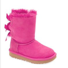 Barely Worn Excellent Condition (Only One Small Mark In Last Photo - Not Very Noticeable At All Big Kid Size 5. Fits A Womens 7 1/2 Slightly Darker Pink Sparkle Ugg Boots, Bow Ugg, Baby Ugg Boots, Pink Ugg Boots, Girl Uggs, Sole Water, Girls Ugg Boots, Ugg Bailey Bow, Ugg Boot