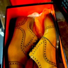 Practically Brand New Real Leather, Excellent Condition And Worn Only Once. No Scuffs. Soles Are Absolutely Clean. Classic Orange Leather Shoes For Formal Occasions, Magnanni Shoes Men, Brown Oxfords, Tan Shoes, Box Color, Mens Casual Outfits, Shoes Men, Real Leather, Derby