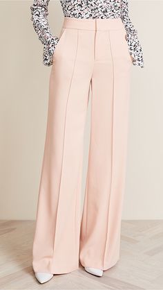 alice + olivia Dylan High Waisted Leg Pants | SHOPBOP Wide Trousers, Professional Outfits, Work Attire, Office Outfits, Pastel Outfit, Elegante Casual, فستان سهرة, Pink Pants, Wide Pants