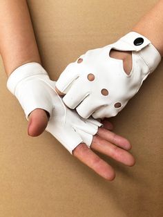 Blanco  Collar  PU   Embellished Mitsuba Cosplay, Fingerless Gloves Aesthetic, White Fingerless Gloves, Gloves Aesthetic, Leather Fingerless Gloves, Dance Comp, Gloves White, Performance Outfits