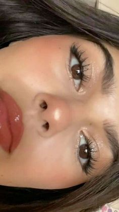 Tan Girl Makeup, Natural Make Up Ideas For Brown Eyes, Natural Makeup On Brown Skin, Makeup Ideas For Prom Natural, Maquillaje Aesthetic Natural, Brown Makeup Aesthetic, Cool Girl Makeup, Brown Eyes Makeup Looks, Matte Makeup Look