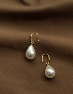 Women's Vintage Pearl Earrings — Obiono 50s Pearl Earrings, Simple Pearl Drop Earrings, Hanging Pearl Earrings, Peral Earring, Dangly Pearl Earrings, Pearl Hanging Earrings, Types Of Pearls, Pearl Jewelry Earrings, Handmade Pearl Earrings