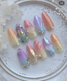 Golddigger Aesthetic, Aquatic Nails, Nail Salon Instagram, Press On Nails Design, Daisy Acrylic Nails, Vestidos Anime, Asian Nails, Medium Almond