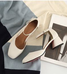 Wedding Shoes Square Toe, Wedding Shoes Bride Low Heel, Graduation Shoes Ideas, Classy Shoes Women, Shoes For Graduation, Grad Shoes, Bobbies Shoes, Professional Heels, Graduation Heels