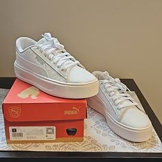 Brand New Never Worn Puma Smash Platform Sneakers Leather White Size 7 Runs Big Puma Smash V3, Puma White, Puma Shoes, Pumas Shoes, Shoes Brand, Platform Sneakers, Leather Sneakers, Shoe Brands, Womens Shoes Sneakers