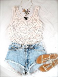 Blokette Outfits, Denim Shorts With Lace, Summer Clothes Collection, College Office, Shorts With Lace, Teenage Outfits, Vintage Hipster, Mode Boho, Teenager Outfits