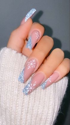 Uñas para navidad y año nuevo/frio Cute Christmas And New Years Nails, Marble Christmas Nails, Cristmass Nails 2023, Christmas Nails Ballerina, Holiday Nails Designs, Her Nails