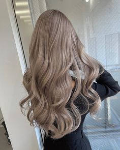 Ash Blonde Hair Asian, Brown Ash Hair Color, Ice Brown Hair, Cool Toned Hair Color Ideas, Milk Tea Ash Hair Color, Types Of Blonde Hair Shades, Light Beige Hair, Almond Hair Color, Milk Tea Hair Color Asian