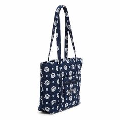 Explore the Vera Bradley NFL lineup of top-rated styles sure to capture your team spirit. We took everything you love about our timeless tote and reinterpreted it in this must-have handbag. Vera Bradley NFL Small Tote Bag in Dallas Cowboys Bandana Blue Square Denim Bag, Bandana Tote Bag, Cowboy Bandana, Disney Vera Bradley Blanket, Vera Bradley Bags Totes, Boat Tote, Vera Bradley Disney, Backpack Lunch Bag, Nfl Dallas Cowboys