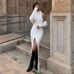 New With Tags Knit Long Dress With Turtleneck And Front Slit Dress Only. Cream Ribbed Dress Outfit, Zara Long Dress, Zara Street Style, Knitted Dress Outfit, White Sweater Dress, Feminine Wardrobe, Model Makeup, Long Knitted Dress, Long Sweater Dress