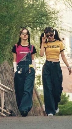 2000s Fashion In Japan, Hip Hop Clothes Aesthetic, 90s Streetwear Japan, Summer Japanese Street Fashion, 90 Japanese Fashion, Japanese 90s Outfit, 90s J Fashion, Street Style Japanese, 2000 Korean Fashion