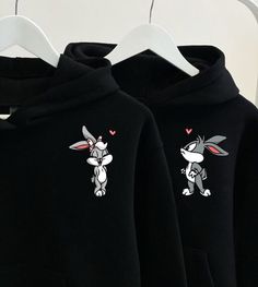 Lola And Bugs Bunny, Lola And Bugs, Bunny Couple, Hoodie Couple, Couple Shirt Design, Valentine Couple, Couples Sweaters