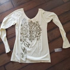 Women's Long Sleeve, Cream And Silver Double-V Shirt. Size Large 2000s Shirts, Give Me Money, Wishlist Ideas, Birthday Wishlist, Feminine Outfit, Clothes To Buy, Cool Clothes, Fancy Dresses, Full Sleeve