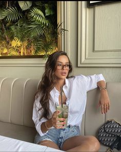 A Drink, Mode Inspiration, Looks Vintage, Spring Summer Outfits, Outfits Casuales, Cute Casual Outfits, Classy Outfits, Spring Summer Fashion, Fashion Inspo Outfits