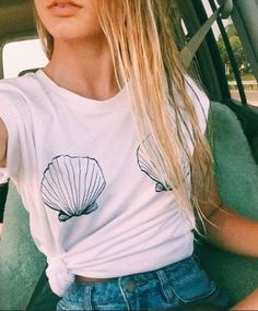 10 Ways To Transform Old Clothing - Society19 Canada Cricut Mermaid Shirts, Mer Mom Shirt, Mermaid Shell Shirt, Mermaid Clothes, Mermaid Shirt, Mermaid Life, Neue Outfits, A Mermaid, Tulum