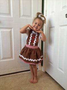 Gingerbread Outfit, Popcorn Costume, Gingerbread Apron, Cozy Colors, Fall Nail Ideas, Gingerbread Diy, Diy Costumes Kids, Christmas Cottage, Elf Clothes