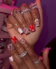 Exotic Christmas Nails, Short Nails Acrylic Christmas, Christmas Nails With Charms, Christmas Birthday Nails, Xmas Nails Short, Short Christmas Acrylic Nails, Christmas Nails Acrylic Simple, Short Christmas Nails Simple, Christmas Emojis