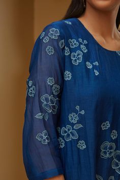 Buy Vaayu Blue Muslin Cotton Floral Embroidered Kurta And Pant Set Online | Aza Fashions Layered Kurta, Stylish Kurtis, Stylish Kurtis Design, Designer Kurti Patterns, Kurti Patterns, Embroidery On Kurtis, Kurti Embroidery Design, Designer Party Wear Dresses, Hand Embroidery Design Patterns