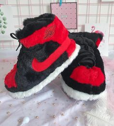 Nike Air Jordan 1 Retro, Cute Slippers, Fuzzy Slippers