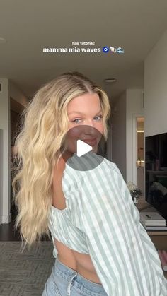 Meredith Welborn on Instagram: "how to get the most perfect, effortless, mamma mia waves 🧿🐚🌊 wavy hair is my go-to summer look and i wanted to share my tips for the perfect beach waves…  curling iron technique (1 1/4 inch): - wrap away from your face - start at the top, wrap the hair, unwrap, drag down curling iron and repeat - leave an inch out at the bottom  three barrel waver technique (1 inch): - don’t start at the top of the section - start ~2 inches down - have tool at an angle - leave an inch out at the bottom  products: @thedrybar hot toddy heat protectant @hottoolspro 1 1/4 inch pro gold @insertnamehere triple barrel hair waver @theouai hair oil  @bumbleandbumble dryspun texture spray  #wavyhair #hairhacks #summerhair #mammamia" Waver Tool Hair, Bridesmaid Hairstyles Beach Waves, How To Do Mermaid Waves, Mamma Mia Curls, Katrina Scott Hair, Deep Waver Iron Hairstyles, Hair Waver Iron Tutorial, Triple Barrelled Hair, How To Get Wavy Hair Overnight