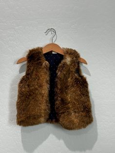 2T Osh Kosh B'Gosh Faux Fur Vest, Very good condition - like new Fur Gilet, Faux Fur Vest, Faux Fur Vests, Vest Outfits, Fur Vest, Halloween Shopping, Faux Fur, Kids Outfits, Like New