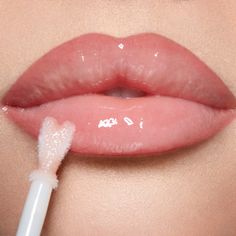 Glossy Fresh Pink Lip Duo: Mini Lip Gloss & Lip Liner Kit | Charlotte Tilbury Charlotte Tilbury Collagen Lip Bath, Berry Lip Gloss, Light Pink Lips, Lip Liner Set, High Shine Lip Gloss, Berry Lips, Glossier Pink, Pink Lip Gloss, Clear Lip Gloss