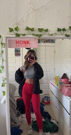 Dark Red Leggings Outfit, Red Legging Outfits, Outfits With Red Leggings, Lululemon School Outfit, Red Leggings Outfit Casual, Outfits With Zip Up Hoodies, Outfit Inspo With Leggings, Colored Leggings Outfit, Red Leggings Outfit