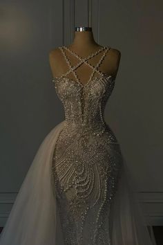 Vestido de novia pesado sirena larga cuello en V tirantes finos con listones YL0335 Heavy Wedding Dress, Glam Wedding Dress, Pretty Wedding Dresses, Fancy Wedding Dresses, Fancy Wedding, Glamour Dress, Dream Wedding Ideas Dresses, Prom Dress Inspiration, Cute Prom Dresses