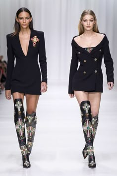 Summer Collection Fashion, Versace Spring, Runway Outfits, Versace Fashion, Doutzen Kroes, Candice Swanepoel, Looks Chic