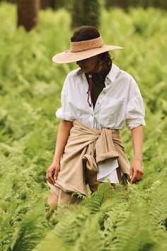 Fashionable and functional, this wide brim straw hat has an open crown to keep your skin protected and your head cool while you work in the garden or sit on the beach. | Open Crown Sun Hat by Terrain, Women's at Anthropologie Women Vacation, Vacation Clothes, Gardening Hat, Wide Brim Straw Hat, Sun Protective Clothing, Resort Wear For Women, Sun Protection Hat, Home Decor Gifts, Capri Blue