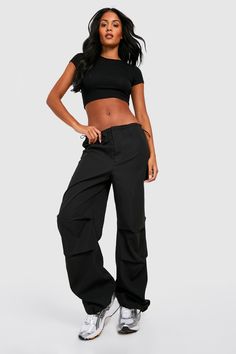 Parachute Pants Tall, Black Parachute Pants Outfit, Pants For Tall Women, Black Parachute Pants, Parachute Cargo, Tall Dress, Tall Dresses, Tall Pants, Pants Green