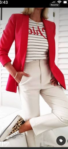 Mode Tips, Outfit Primavera, Classy Fashion, Red Blazer, Casual Work Outfits, Blazer Outfits, Business Casual Outfits, Work Attire, Mode Inspiration