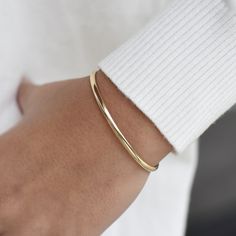 "14K solid gold cuff bracelet The bracelet will be shipped in a gift box * 14K solid gold. It is about 3.25mm width. Please select the size of your wrist.  If your wrist is 6\", please purchase a 6.25\" or 6.5\"bracelet. (If you order a 6\" bracelet, actual cuff length will be 5\" plus 1 inch opening.)" Mother Daughter Necklaces Set, Double Chain Bracelet, Gold Cuff Bracelet, Solid Gold Bracelet, Accesories Jewelry, Gold Rope Chains, Tape Measures, Apartment Aesthetic, Daughter Necklace