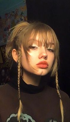 Aesthetic Half Face Pics, Cool Hair Styles Easy, Cyberpunk Braids, Chinese Hairstyle Women, Fairy Hairstyles With Bangs, Peek A Boo Hair Color Ideas For Black Hair, Long Alternative Hair Styles, Long Hair Alternative Styles, Streetwear Hairstyles Women