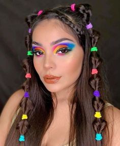 Concert Colorful Outfit, Pride Festival Hairstyles, Neon Party Hairstyles, Colorful 80s Outfits, Hairstyles For Carnival, Easy Rave Hairstyles, Neon Day Spirit Week, Neon Party Makeup, Pride Festival Outfit