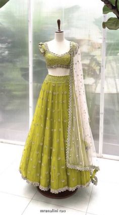 Half Saree Lehenga Designs Latest, Lehenga Designs Simple Latest Indian, Latest Lengha Designs Lehenga Choli, Blouse Designs Latest For Half Saree, Latest Haldi Outfits, Lengha Designs Latest, Lehenga Choli Designs Latest, Latest Half Saree Designs, Simple Lehenga Designs Classy