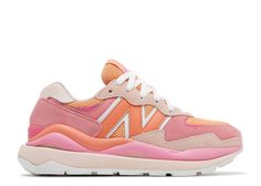 Orange Sneakers, Trendy Shoes Sneakers, Preppy Shoes, Shoe Inspo, Cute Nikes, Swag Shoes, New Balance Shoes, Latest Shoes, Pretty Shoes