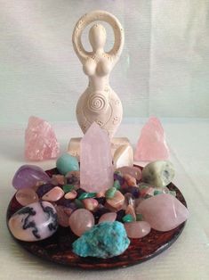 Crystal Room Decor, Crystal Room, Crystal Vibes, Crystal Altar, Crystal Aesthetic, Crystal Garden, Crystal Goddess, Spiritual Decor, Spiritual Crystals