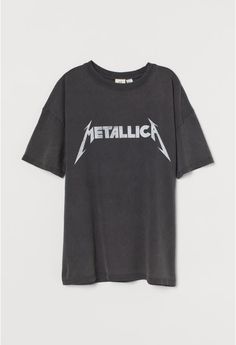 Metallica Shirt, T Shirt Oversize, Oversize Fashion, Concert Tshirts, Oversized T Shirt, Oversized Tshirt, Fashion Company, Metallica, Print T Shirt