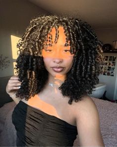 Slick Back Curly Hair, Curly Cuts With Layers, Back Curly Hair, Curly Hair 3b, Voluminous Curly Hair, Quick Curly Hairstyles, Curly Cuts, Curly Cut