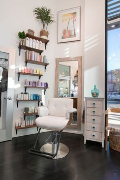 hairstylist studio in Valencia, California has a coastal theme with plant accents to create a calm, breezy feel. Salon Studio Suite Interior Design, Hair Salon Suite, Salon Decor Studio, Salon Color Bar, Salon Suite Decor, Valencia California, Home Hair Salons, Hair Salon Design, Hair Salon Interior