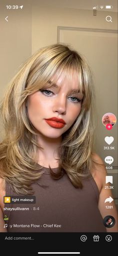 Peekaboo Haircut, Hair Cuts To Make Your Face Slimmer, Ghost Cut Hair, 90s Layered Bob With Curtain Bangs, Middle Part Bangs, Style Bangs, Hair Fringe, Haircut Inspo, Hair Nutrition