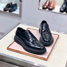 Luxury Elegant Black Men's Shoes, Luxury Elegant Semi-formal Men's Shoes, Luxury Masculine Loafers For Men, Luxury Men's Black Oxfords, Outfits For Big Men, Luxury Men's Semi-formal Oxford Shoes, Mens Sandals Fashion, Mens Fashion Casual Shoes