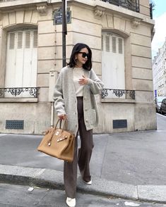 Spain Outfit, Branded Outfits, Classic Style Outfits, Style Upgrade, Wearing Clothes, Fall Wardrobe, Asian Beauty